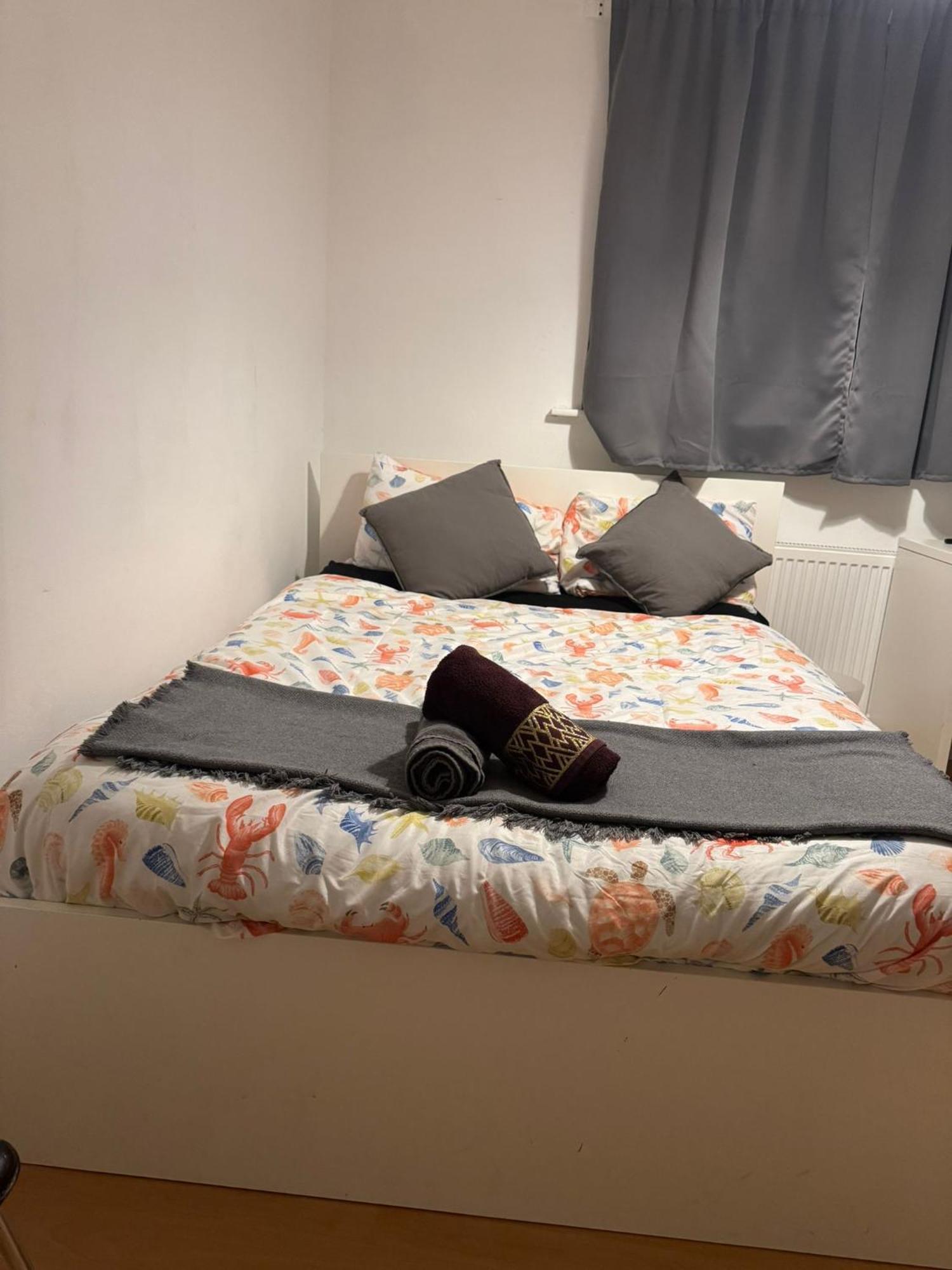 4 Bedroom Sleeps 11 Walk To Etihad